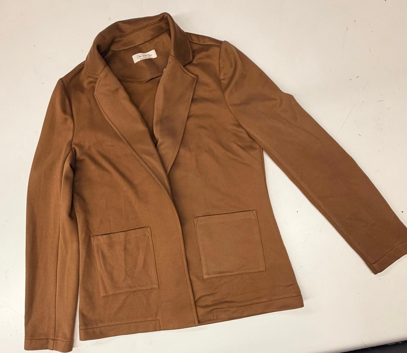 DOE AND RAE | Assorted Women's Apparel | NWT | 25 Pieces | Small Box #SMA-613