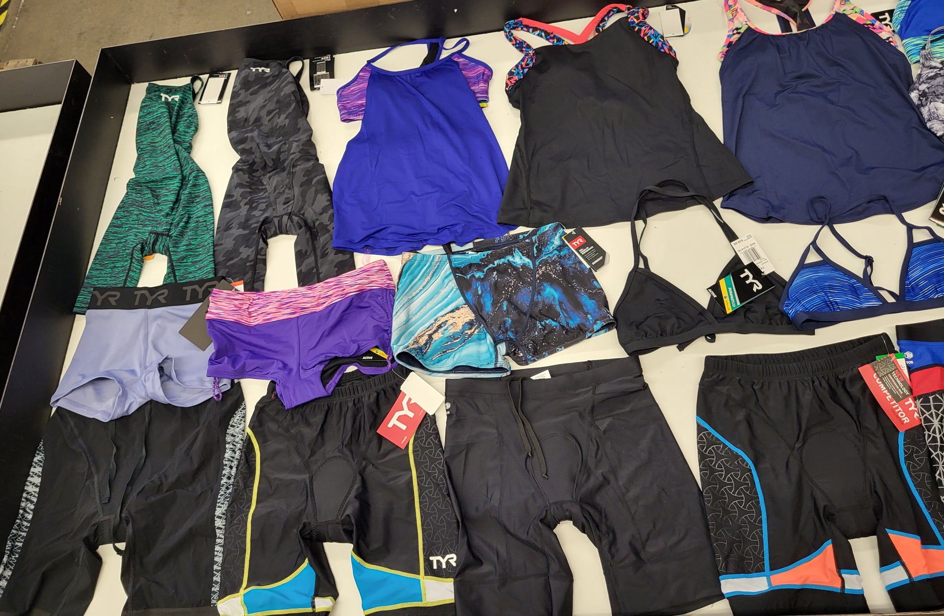 TYR SPORT WOMENS HIGH PERFORMANCE | Assorted Women's Apparel | NWT | 25 Pieces | Small Box #SMA 570