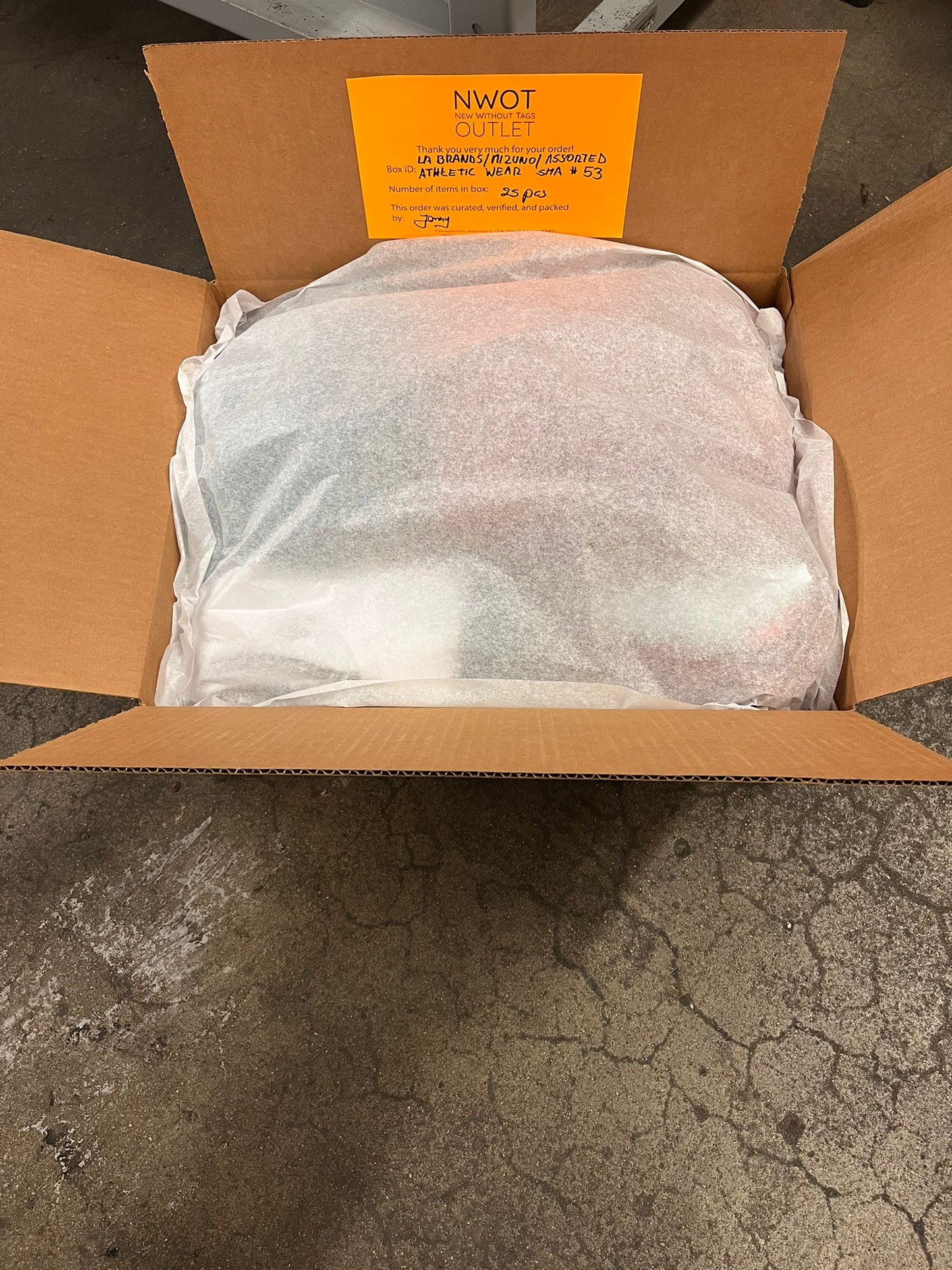 LA Brands | Mizuno | Assorted Athletic Apparel | 25 Pieces | Small Box #SMA-53