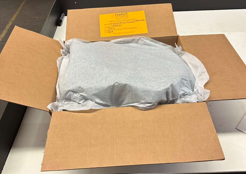 LA Brands | Mizuno | Assorted Athletic Apparel | 25 Pieces | Small Box #SMA-63