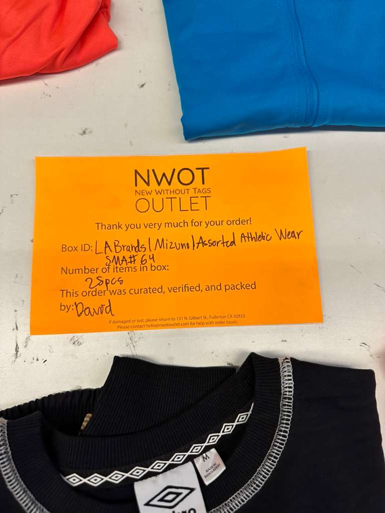 LA Brands | Mizuno | Assorted Athletic Apparel | 25 Pieces | Small Box #SMA-64