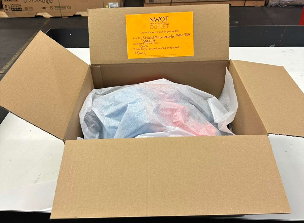 LA Brands | Mizuno | Assorted Athletic Apparel | 25 Pieces | Small Box #SMA-64