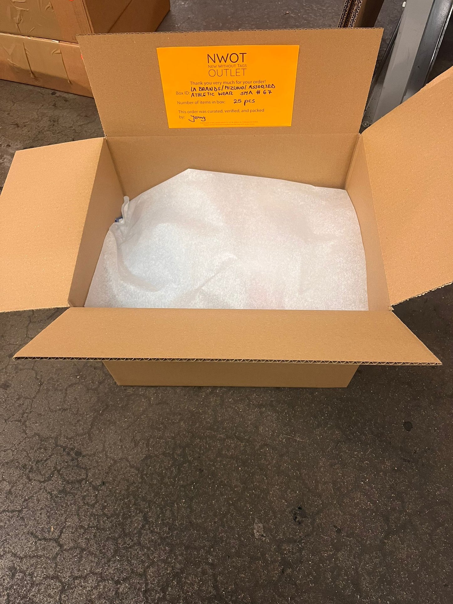 LA Brands | Mizuno | Assorted Athletic Apparel | 25 Pieces | Small Box #SMA-67