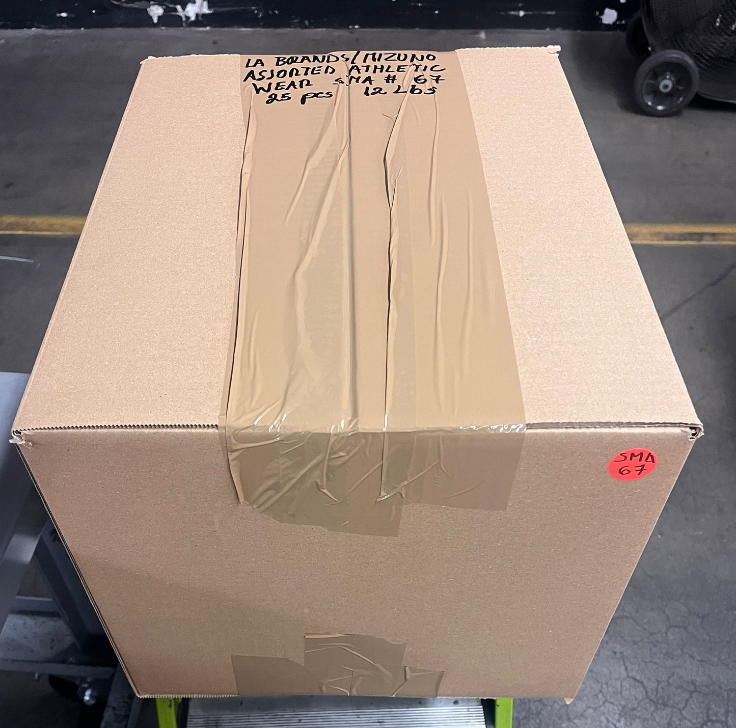 LA Brands | Mizuno | Assorted Athletic Apparel | 25 Pieces | Small Box #SMA-67