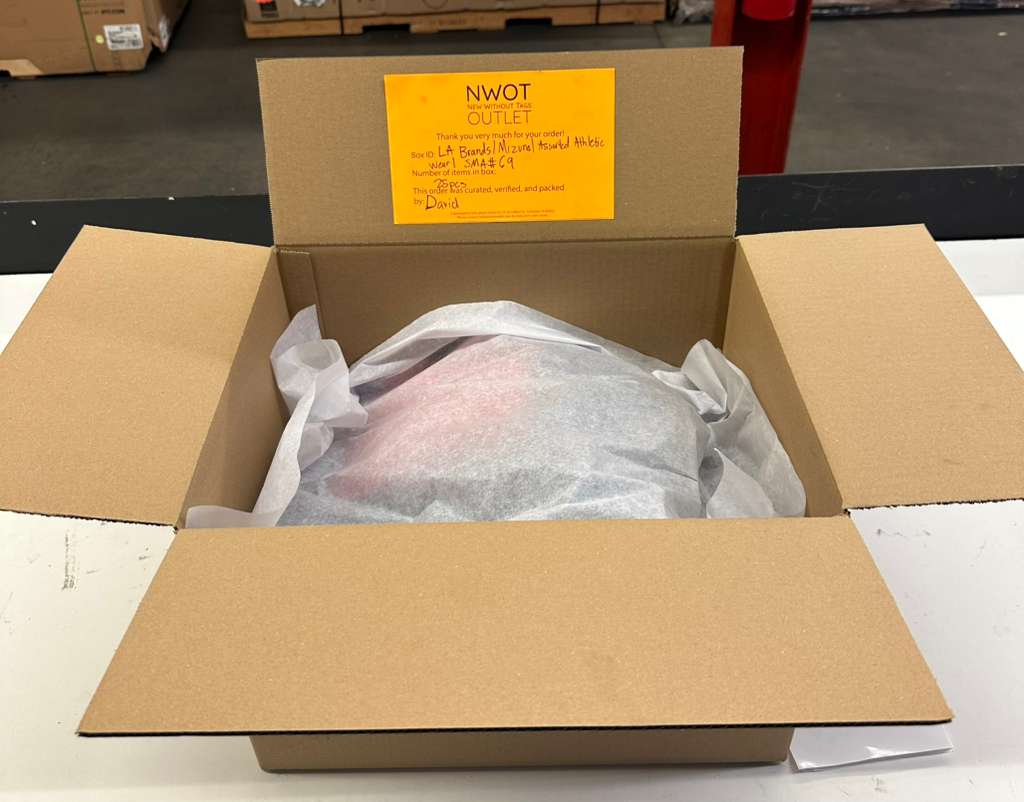 LA Brands | Mizuno | Assorted Athletic Apparel | 25 Pieces | Small Box #SMA-69