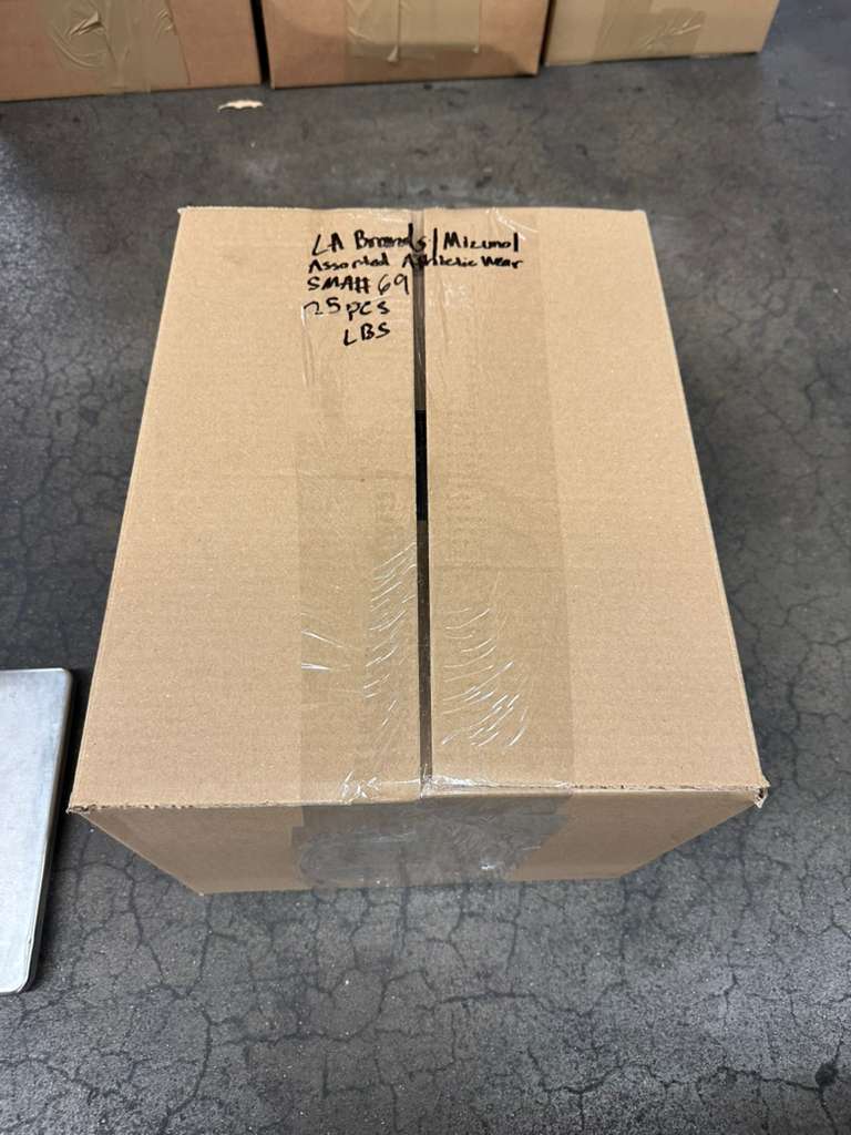 LA Brands | Mizuno | Assorted Athletic Apparel | 25 Pieces | Small Box #SMA-69