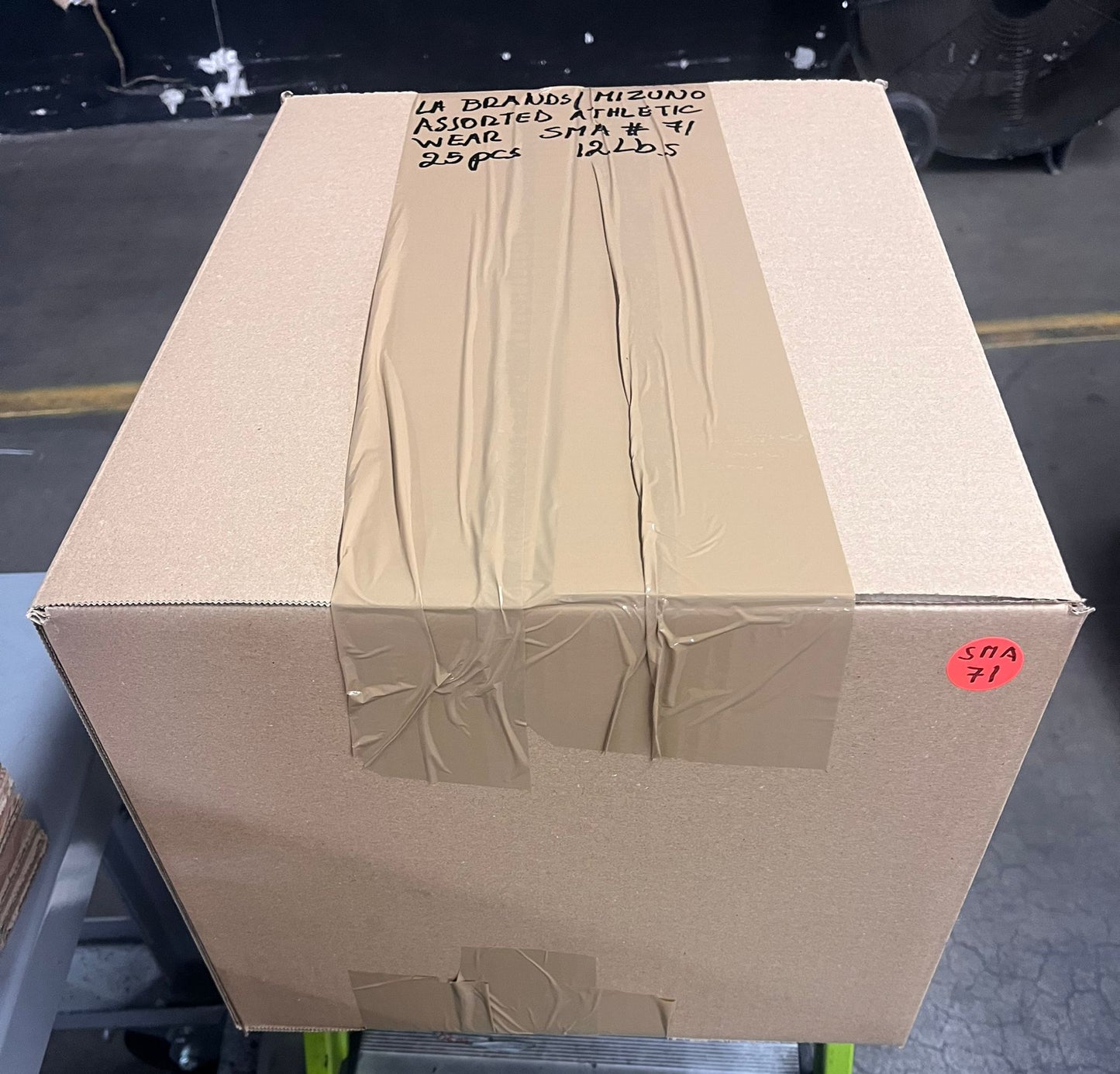 LA Brands | Mizuno | Assorted Athletic Apparel | 25 Pieces | Small Box #SMA-71