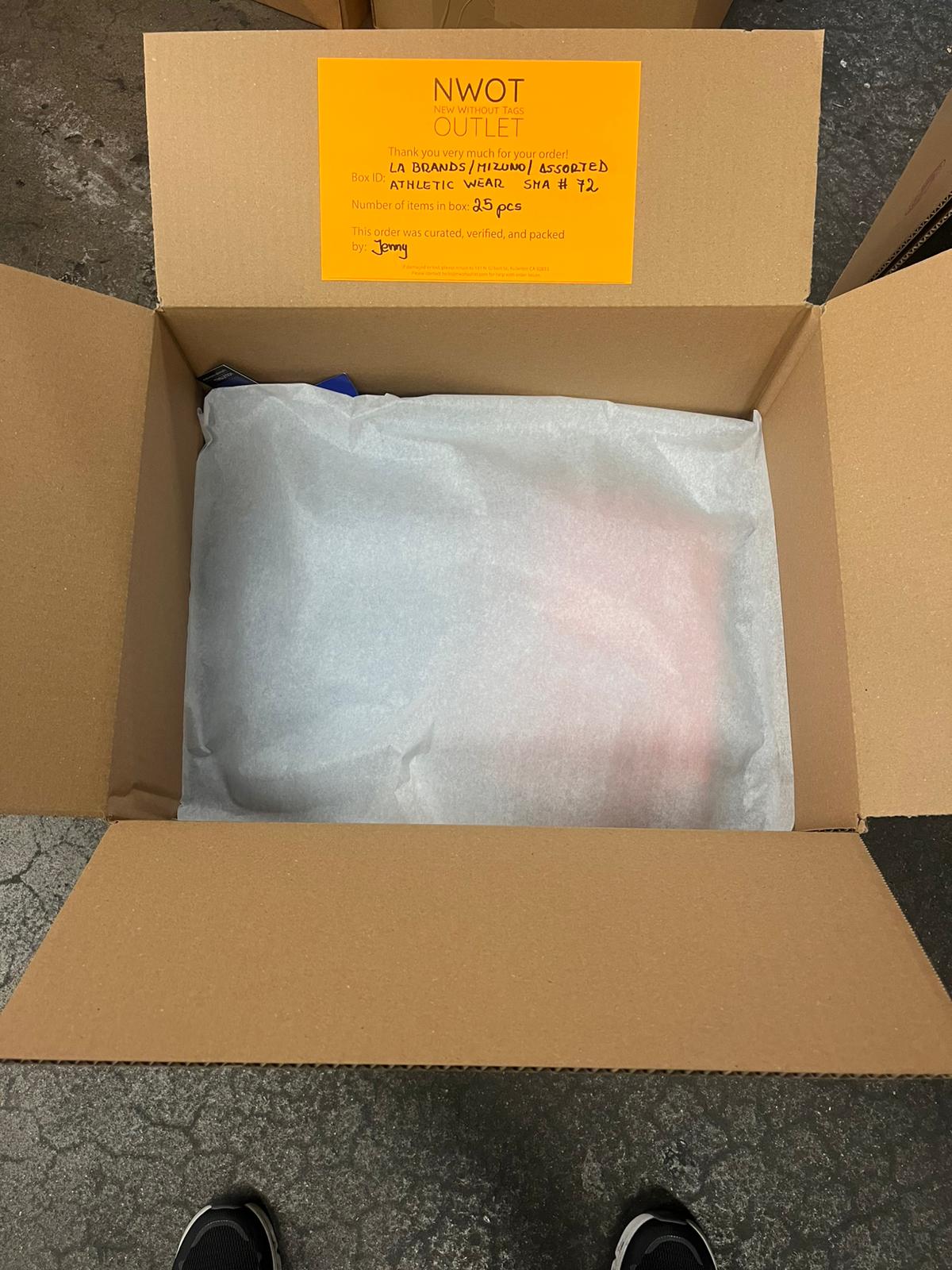 LA Brands | Mizuno | Assorted Athletic Apparel | 25 Pieces | Small Box #SMA-72