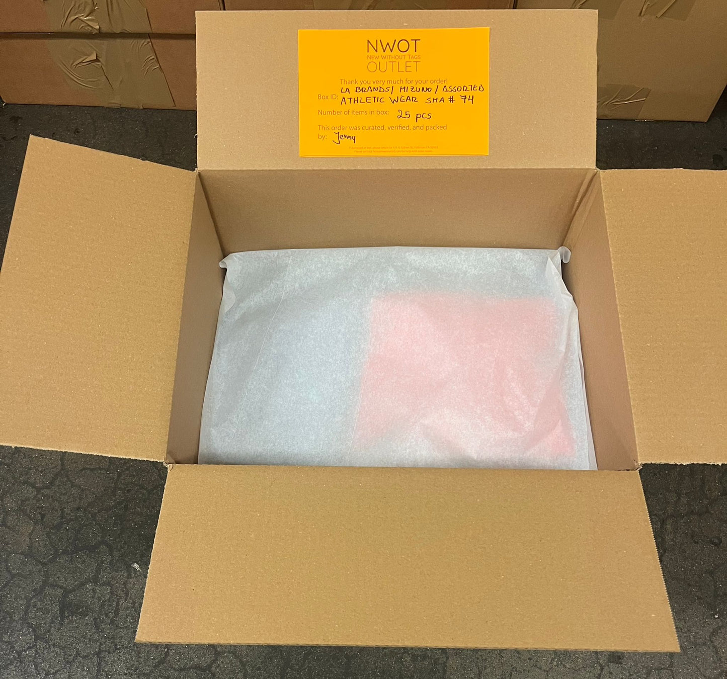 LA Brands | Mizuno | Assorted Athletic Apparel | 25 Pieces | Small Box #SMA-74