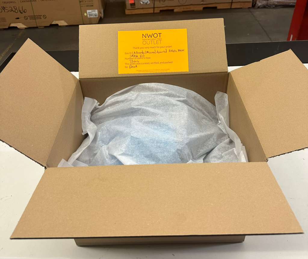 LA Brands | Mizuno | Assorted Athletic Apparel | 25 Pieces | Small Box #SMA-80