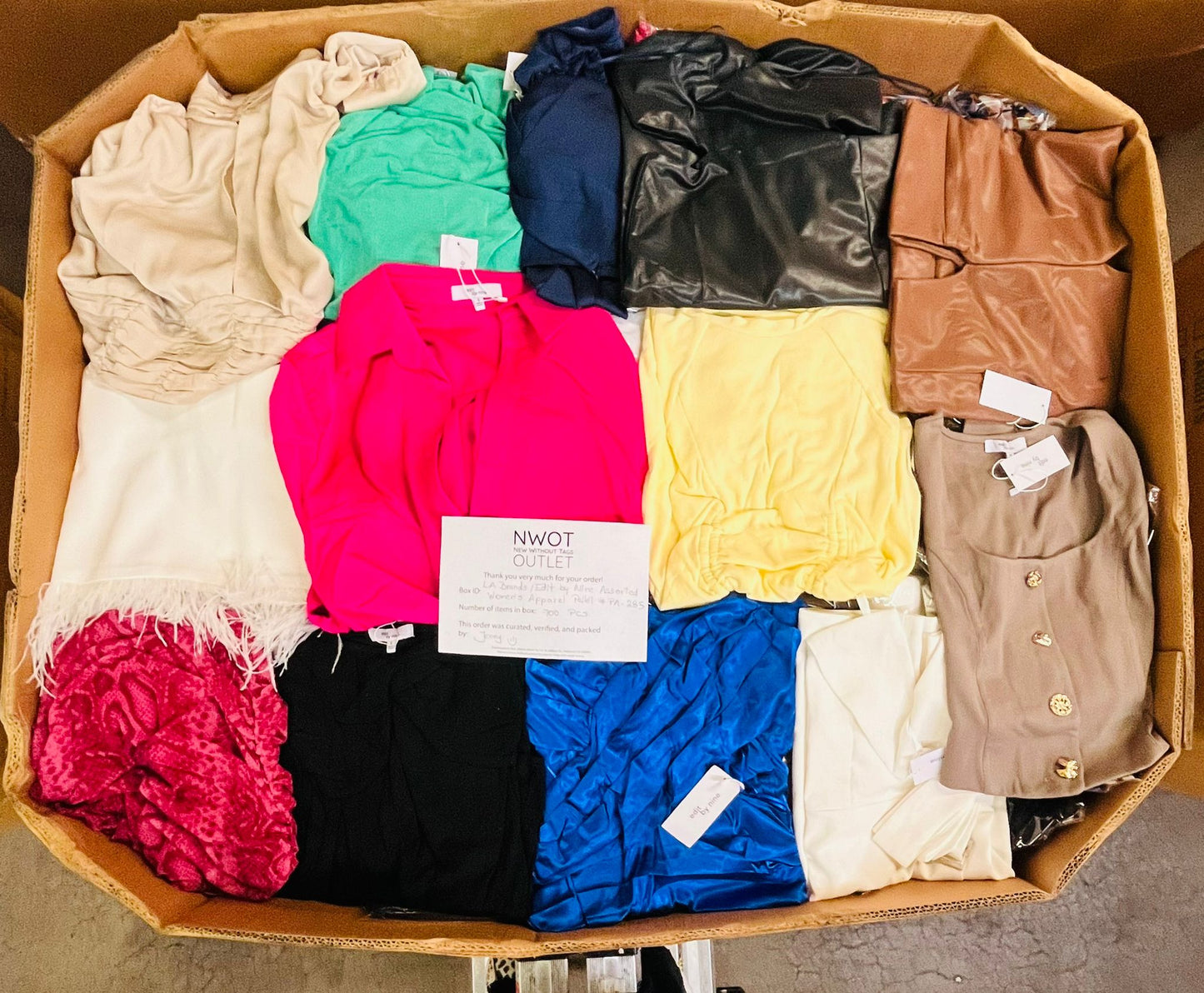 LA Brands | Edit by Nine | Assorted Apparel | 700 Pieces | Pallet #PA-285