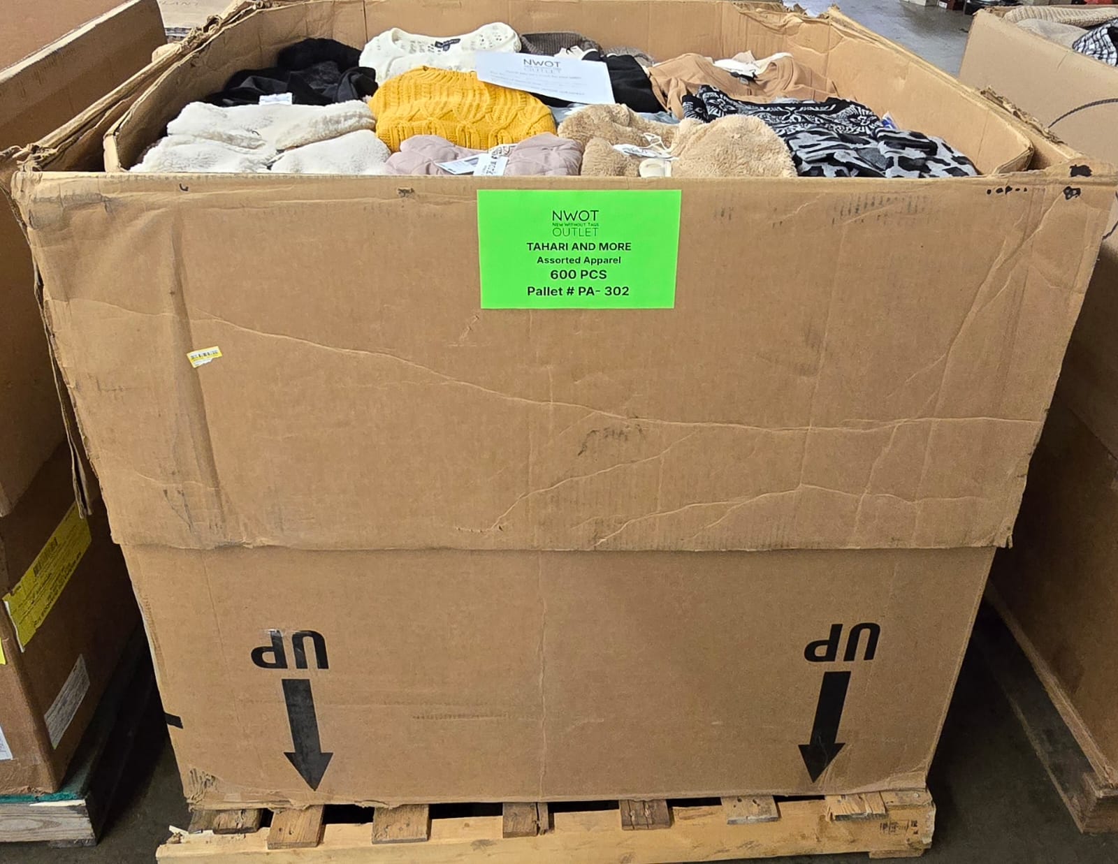 Tahari and more | Assorted  Apparel | 600 Pieces | New with Tag | Pallet #PA-302