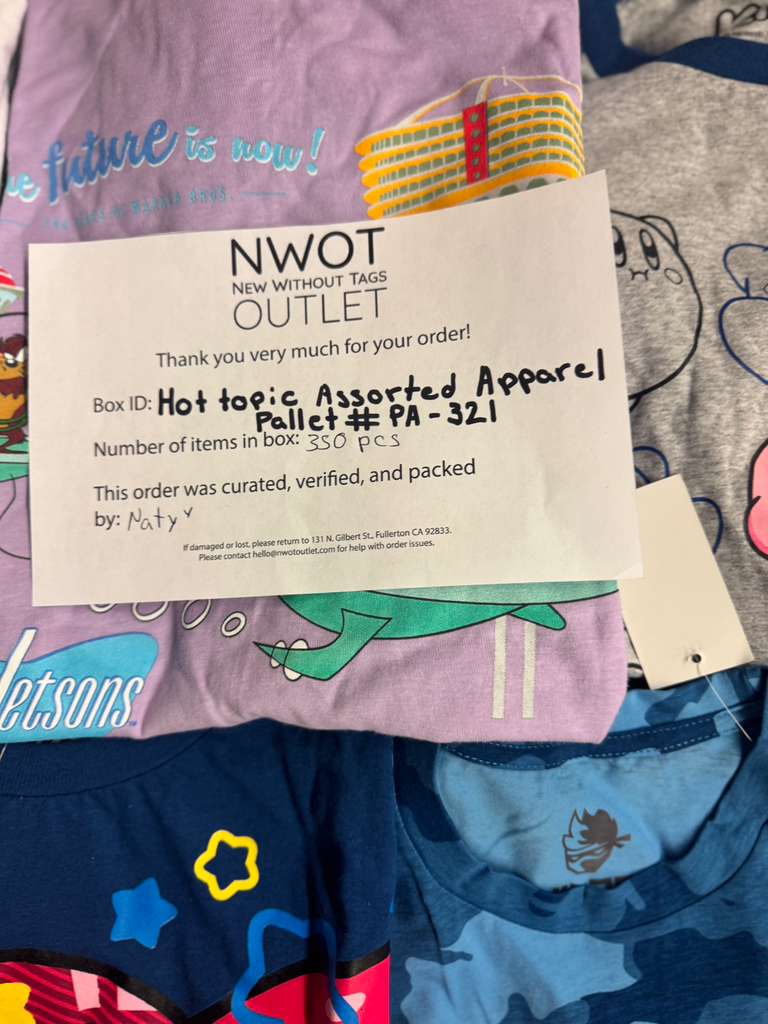 Hot Topic  | Assorted Apparel and Accessories | 350 Pieces | Pallet #PA-321