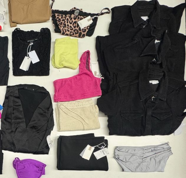 Good American | Assorted Women's Apparel | 25 Pieces | SMALL BOX # SMA-355