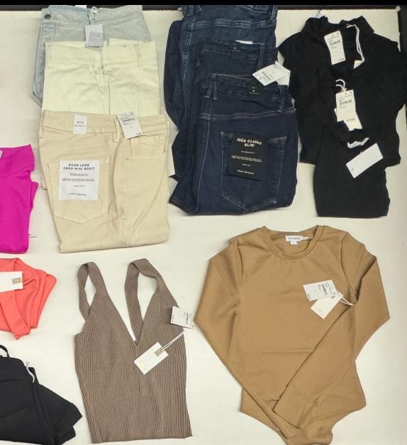 Good American | Assorted Women's Apparel | 25 Pieces | SMALL BOX # SMA-208