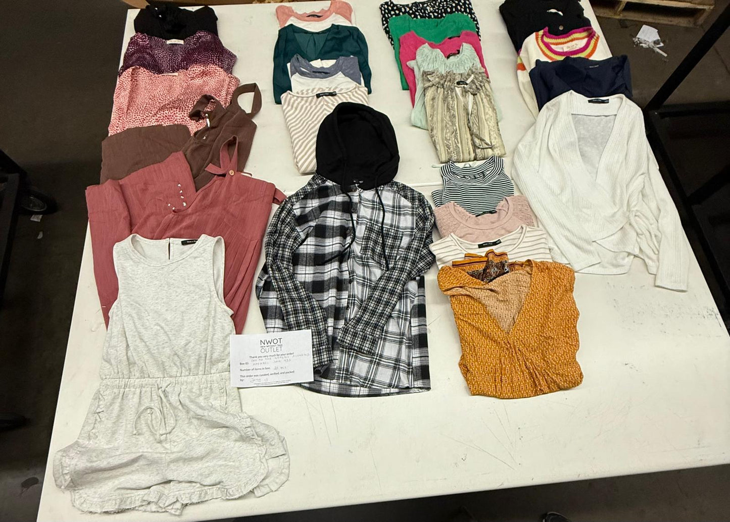 Doe And Rae | Women Assorted Apparel | 25 Pieces | Small Box# SMA-435