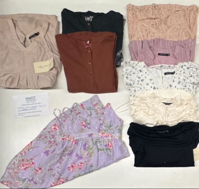 Doe And Rae | Women Assorted Apparel | 25 Pieces | Small Box# SMA-421