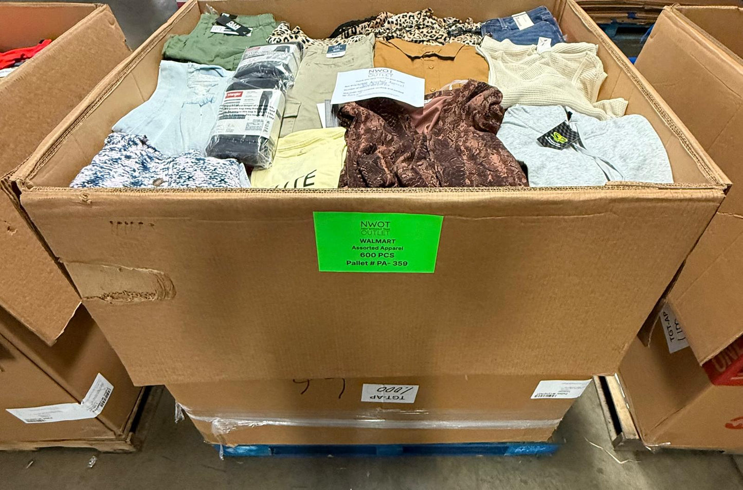 Walmart | Assorted  Apparel | 600 Pieces | Pallet #PA-359