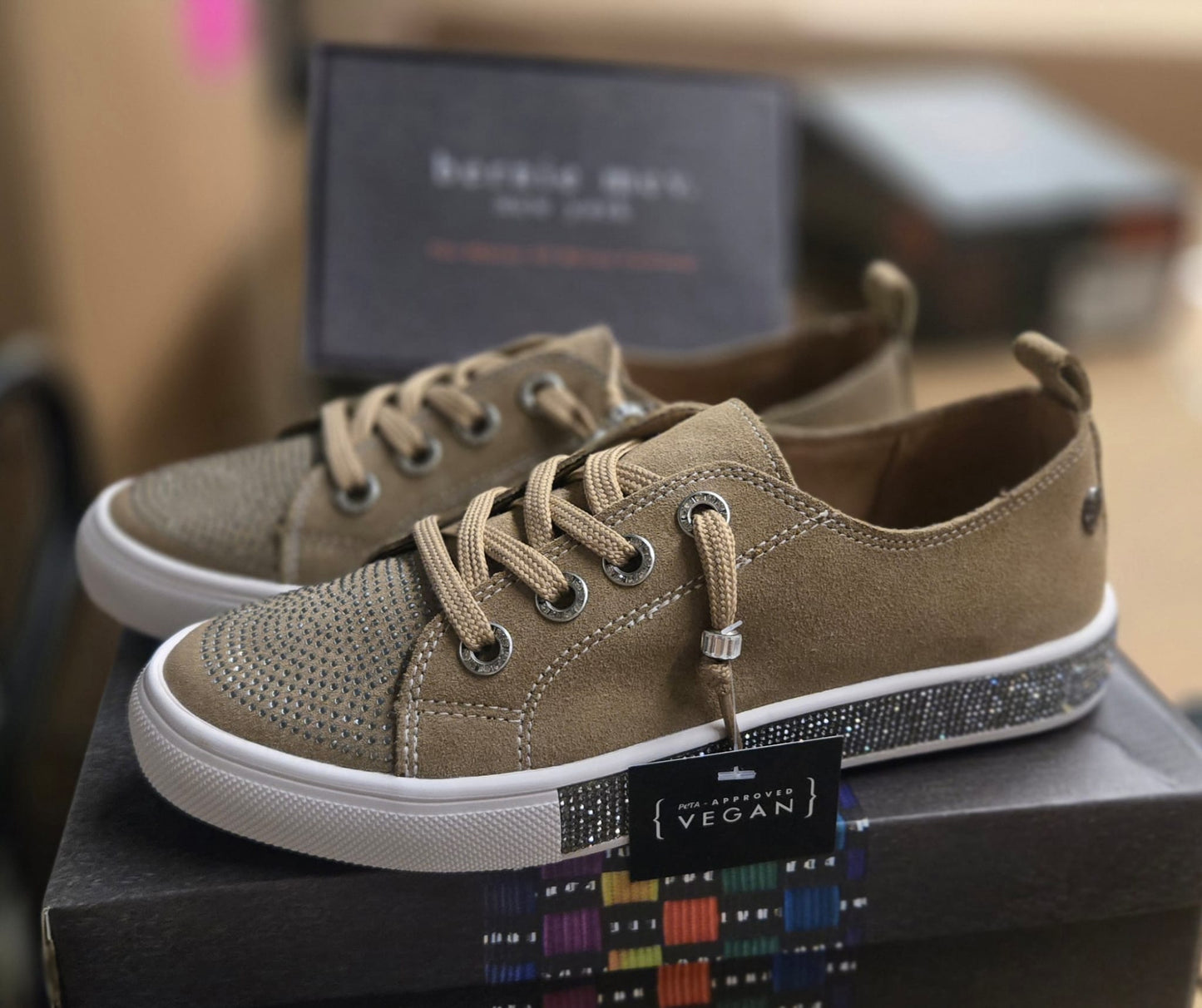 Bernie Mev Shoe Pallet | Assorted Footwear | 400 Pieces | Pallets