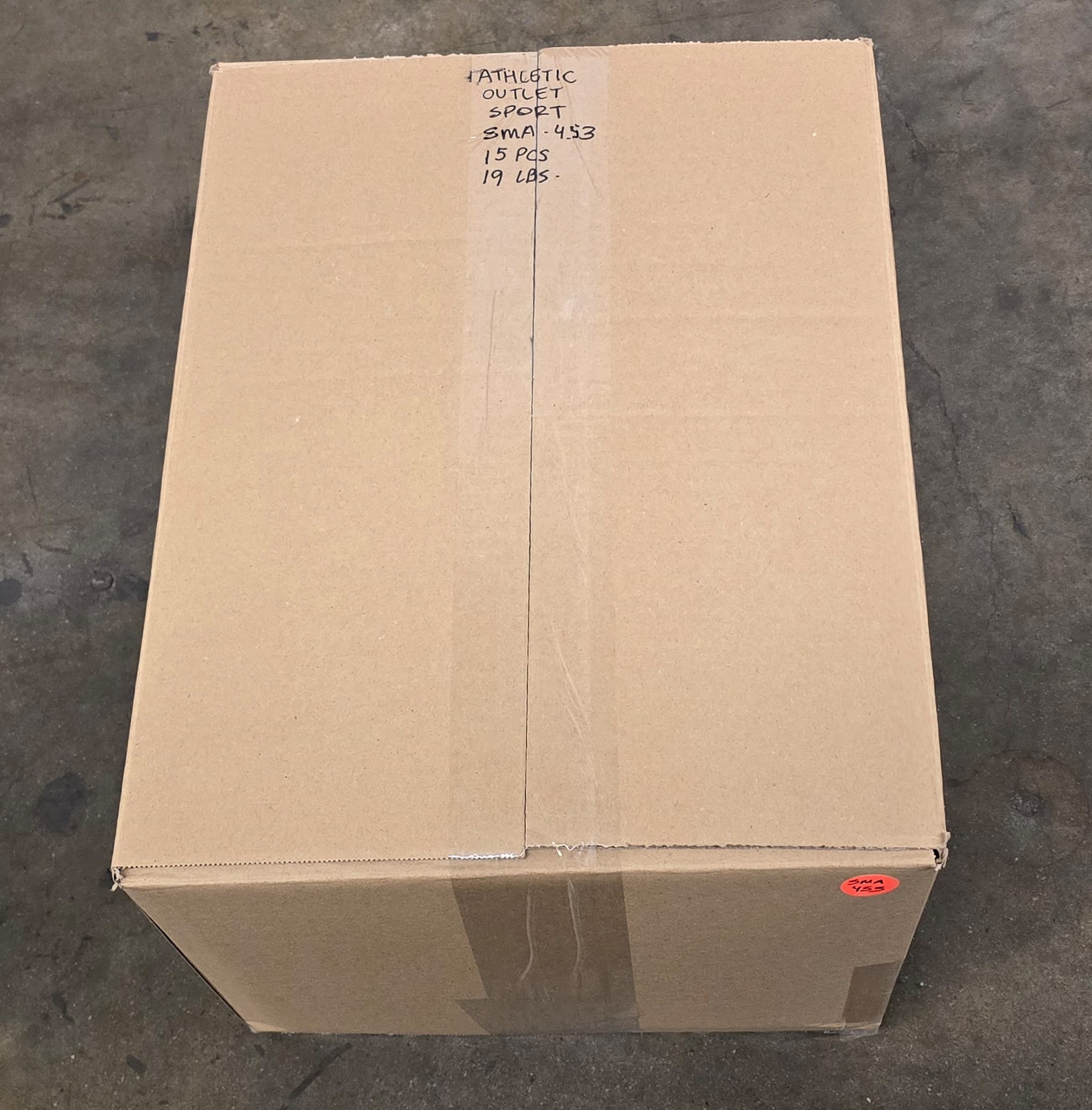 Athletic Outlet Sport | Assorted Athletic Apparel | 15 Pieces | Small Box #SMA-453