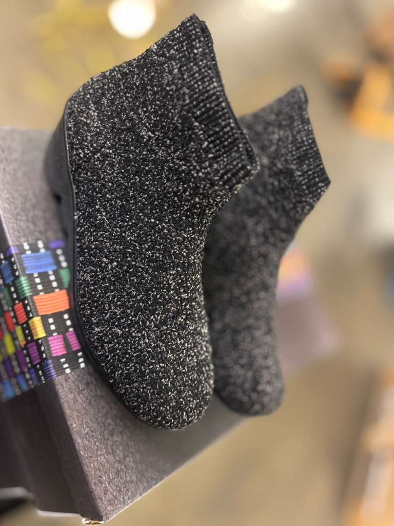 Bernie Mev Shoe Pallet | Assorted Footwear | 379 Pairs | Pallet# PS-47