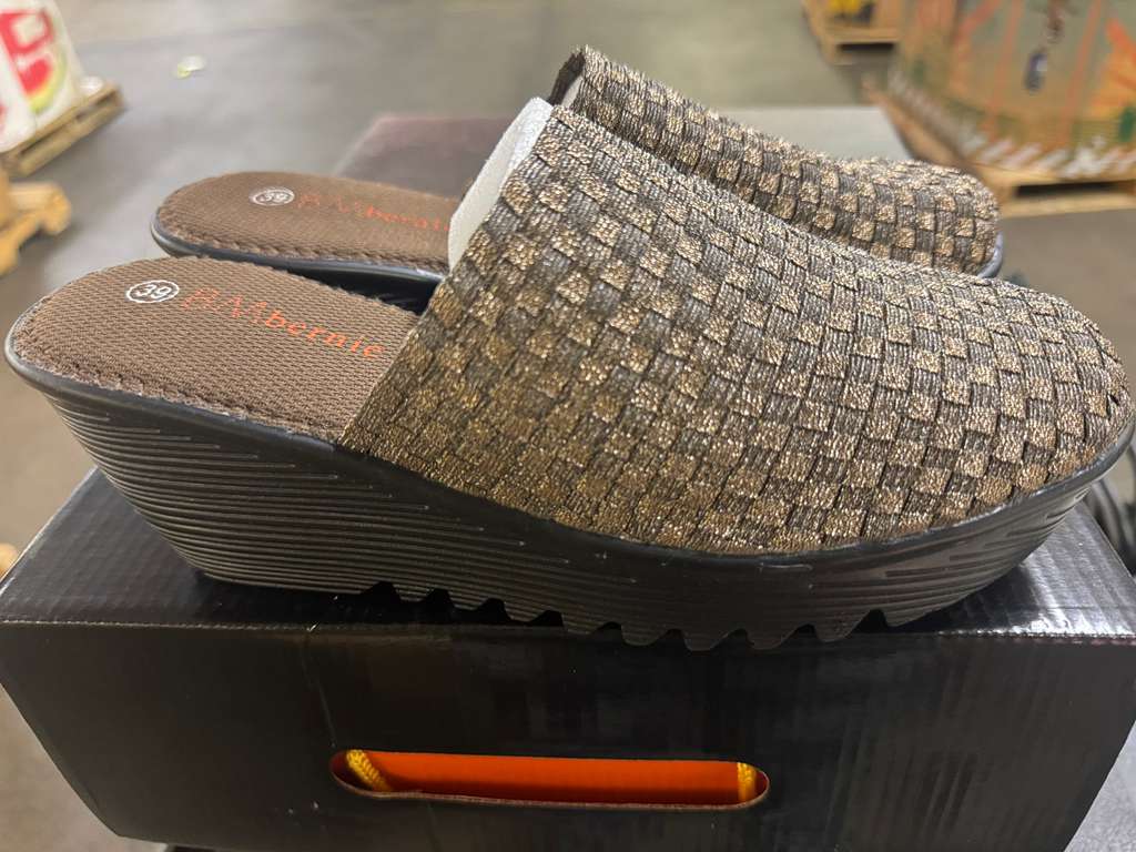 Bernie Mev Shoe Pallet | Assorted Footwear | 415 Pieces | Pallet# PS-53