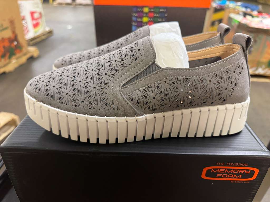 Bernie Mev Shoe Pallet | Assorted Footwear | 384 Pieces | Pallet# PS-54