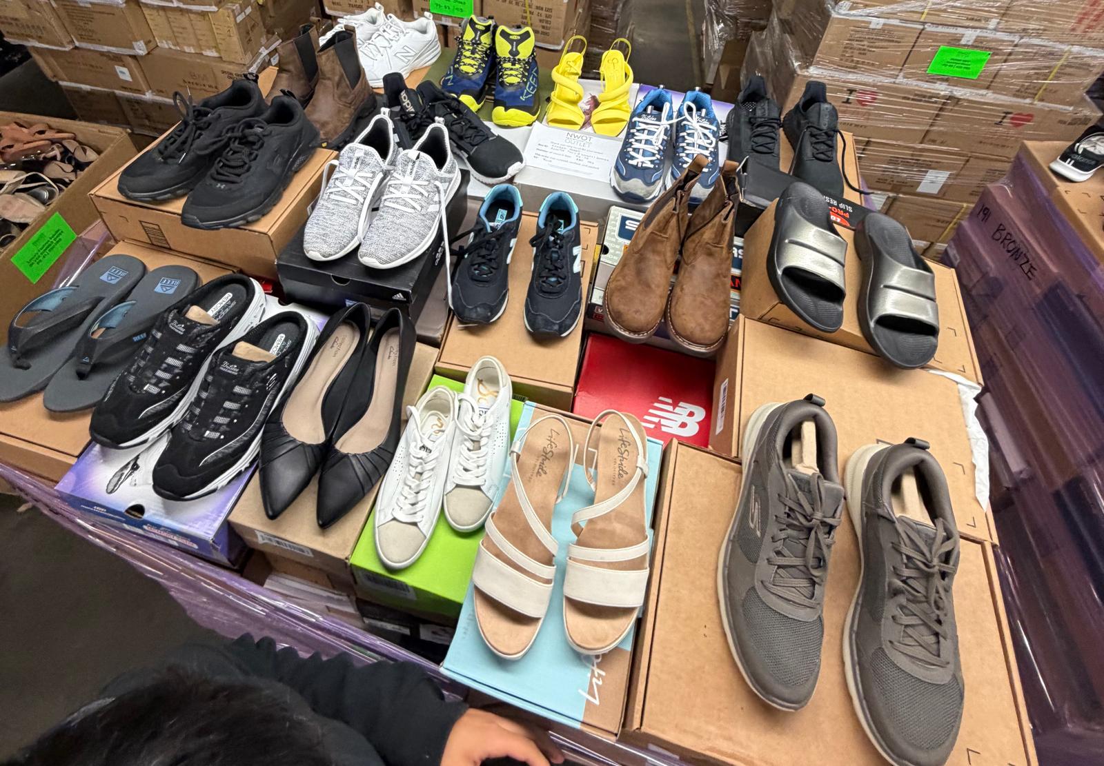 Amazon Brand Shoes | Assorted Men's and Women's Bronze Footwear | Returns | 285 Pairs | Pallet# PS-75