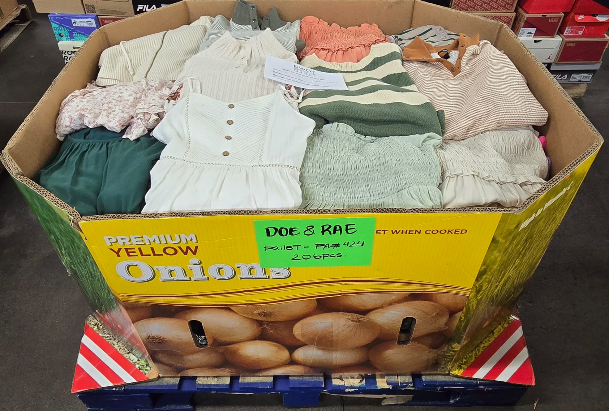 Doe And Rae | Women Assorted Apparel | 206 Pieces | Pallet# PA-424