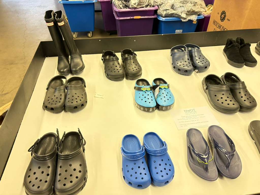 DSW Footwear Gold | Mixed/Assorted | Returns/Used| 16 Pairs | Small Box Shoes # SMS-524