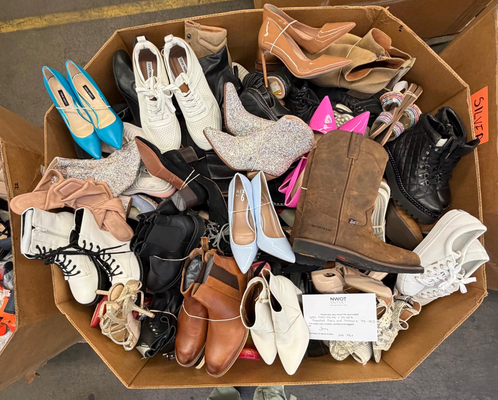 DSW Footwear/Shoes | Assorted Men's and Women's Silver Footwear | Returns | 200 Pairs | Pallet# PS-203