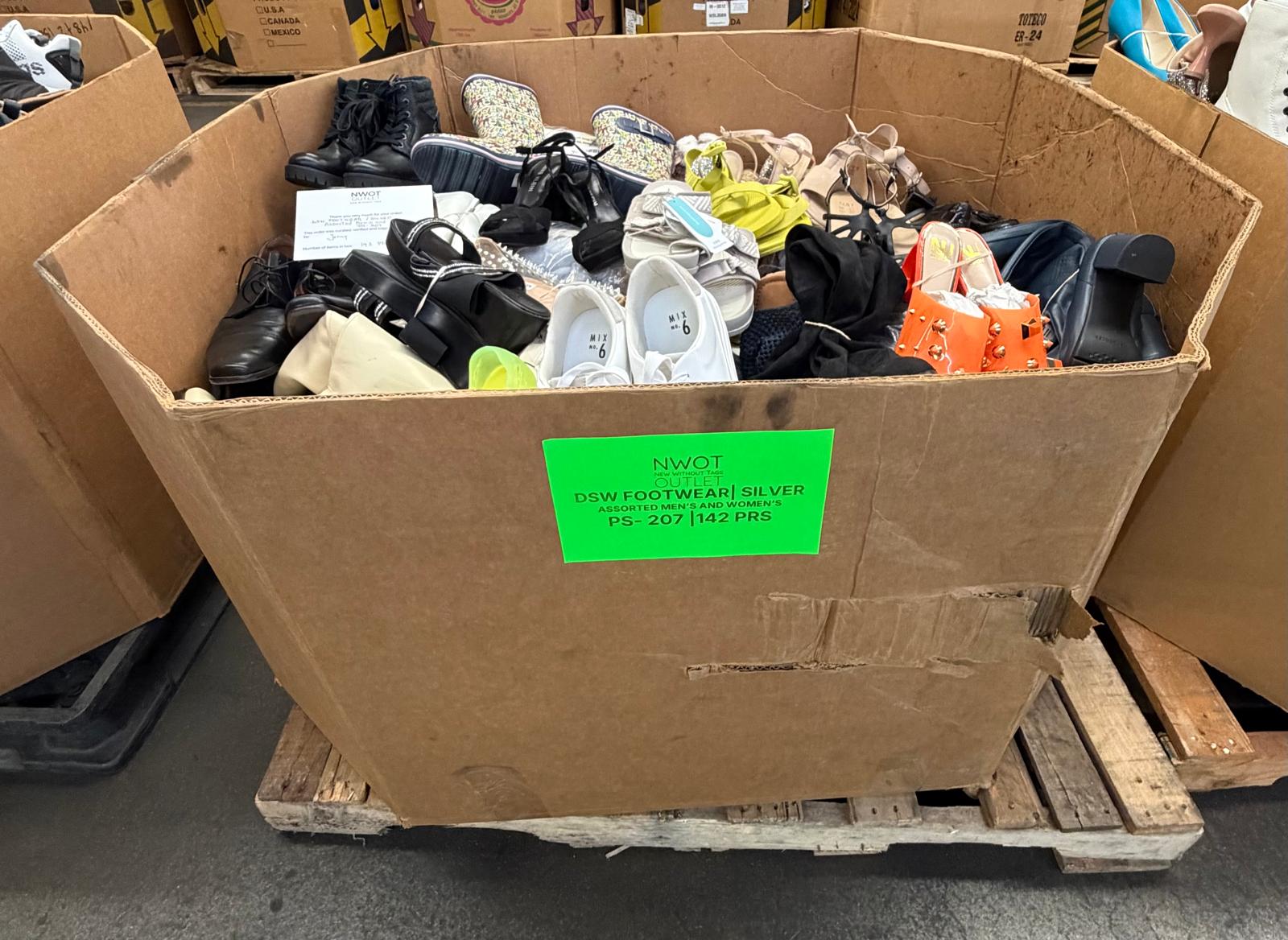 DSW Footwear/Shoes | Assorted Men's and Women's Silver Footwear | Returns | 142 Pairs | Pallet# PS-207