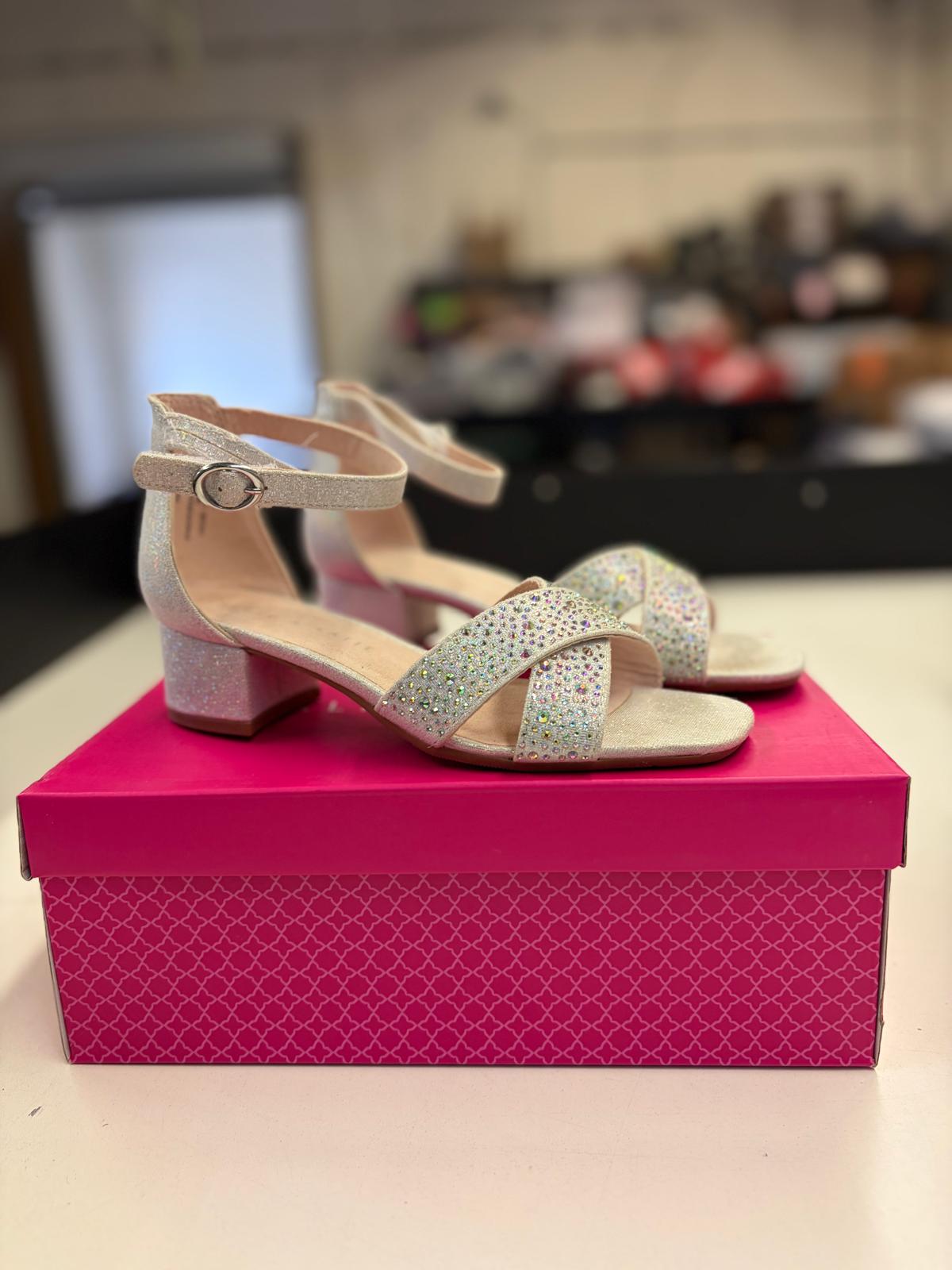 DSW Footwear/Shoes | Assorted Men's, Women's & Kid's Footwear | Returns | 239 Pairs | Pallet# PS-213