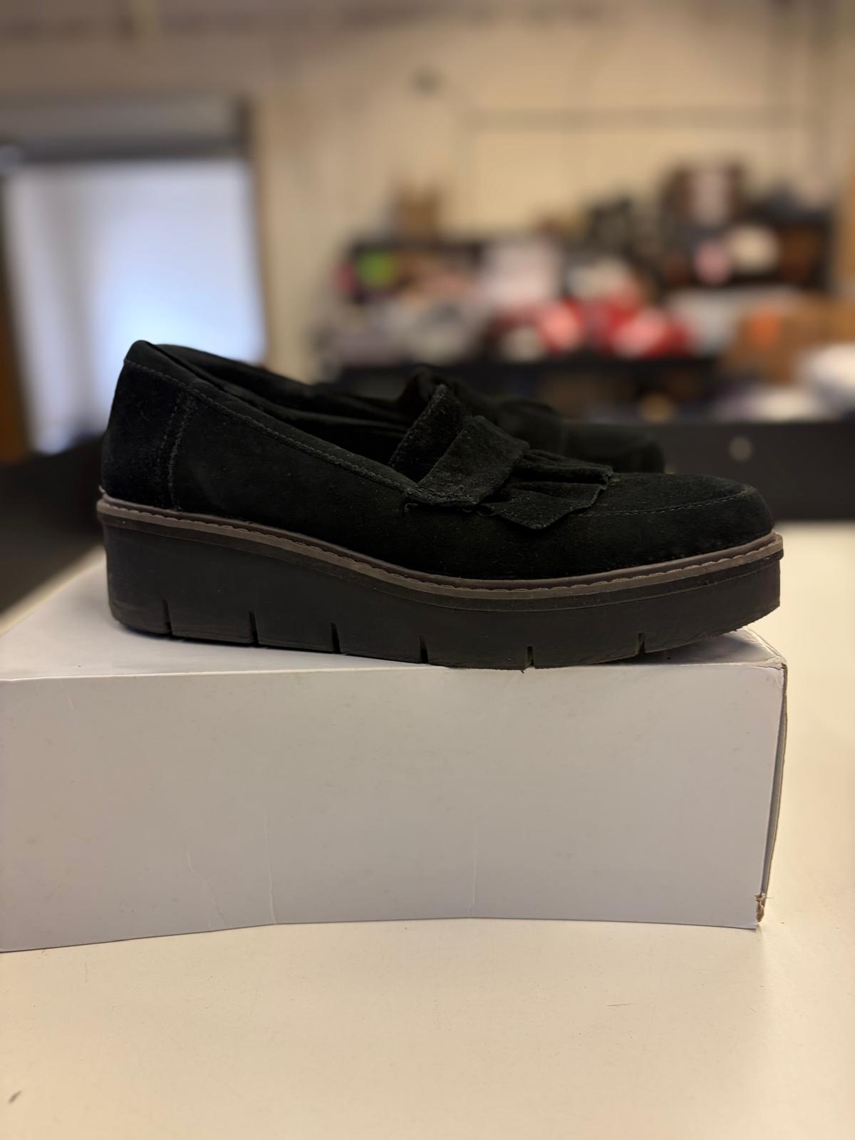 DSW Footwear/Shoes | Assorted Men's, Women's & Kid's Footwear | Returns | 288 Pairs | Pallet# PS-214
