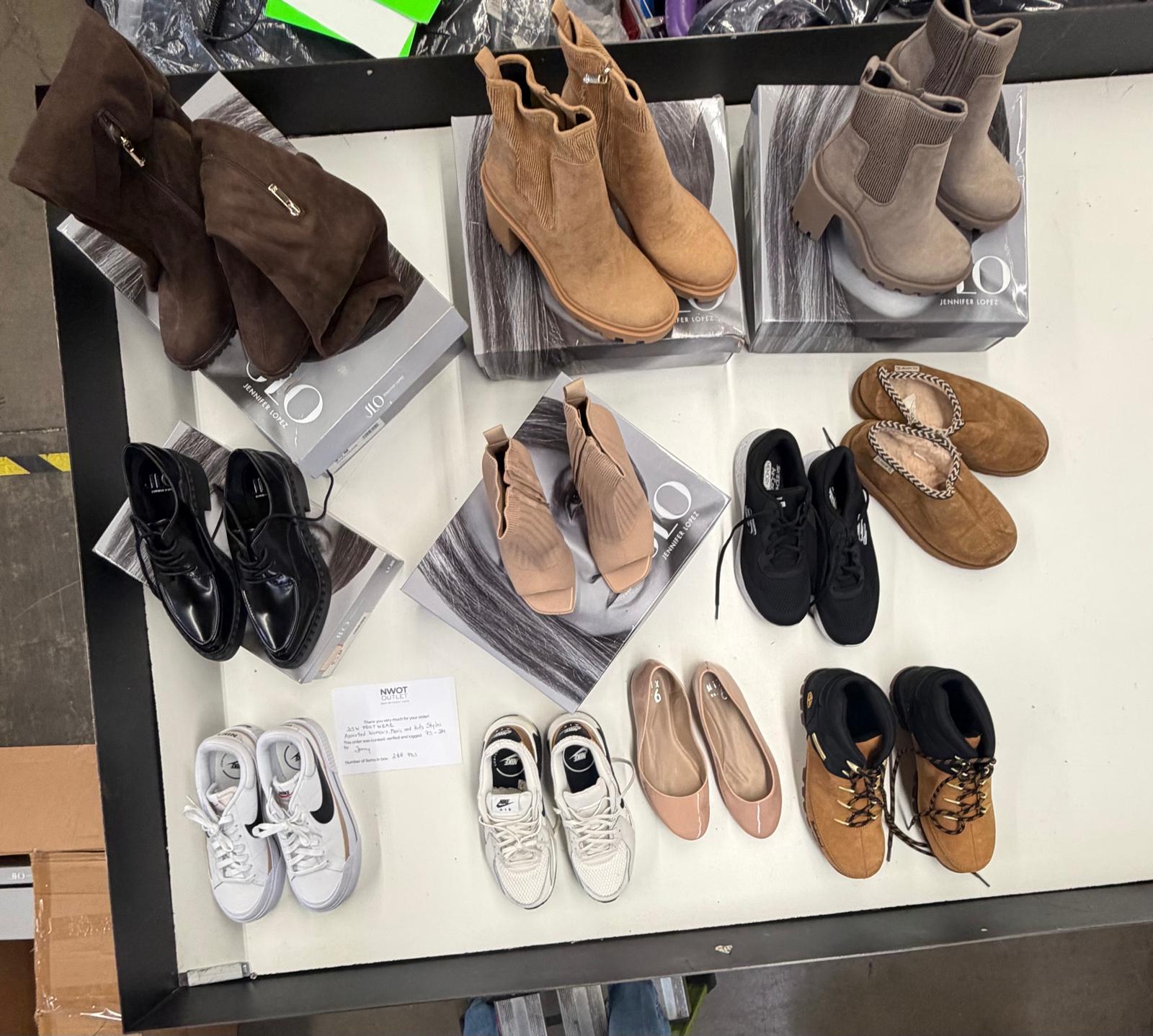 DSW Footwear/Shoes | Assorted Men's, Women's & Kid's Footwear | Returns | 288 Pairs | Pallet# PS-214