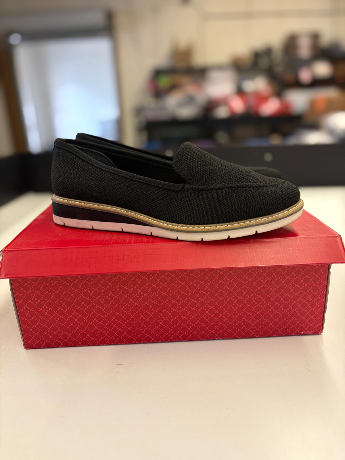 DSW Footwear/Shoes | Assorted Men's, Women's & Kid's Footwear | Returns | 327 Pairs | Pallet# PS-215
