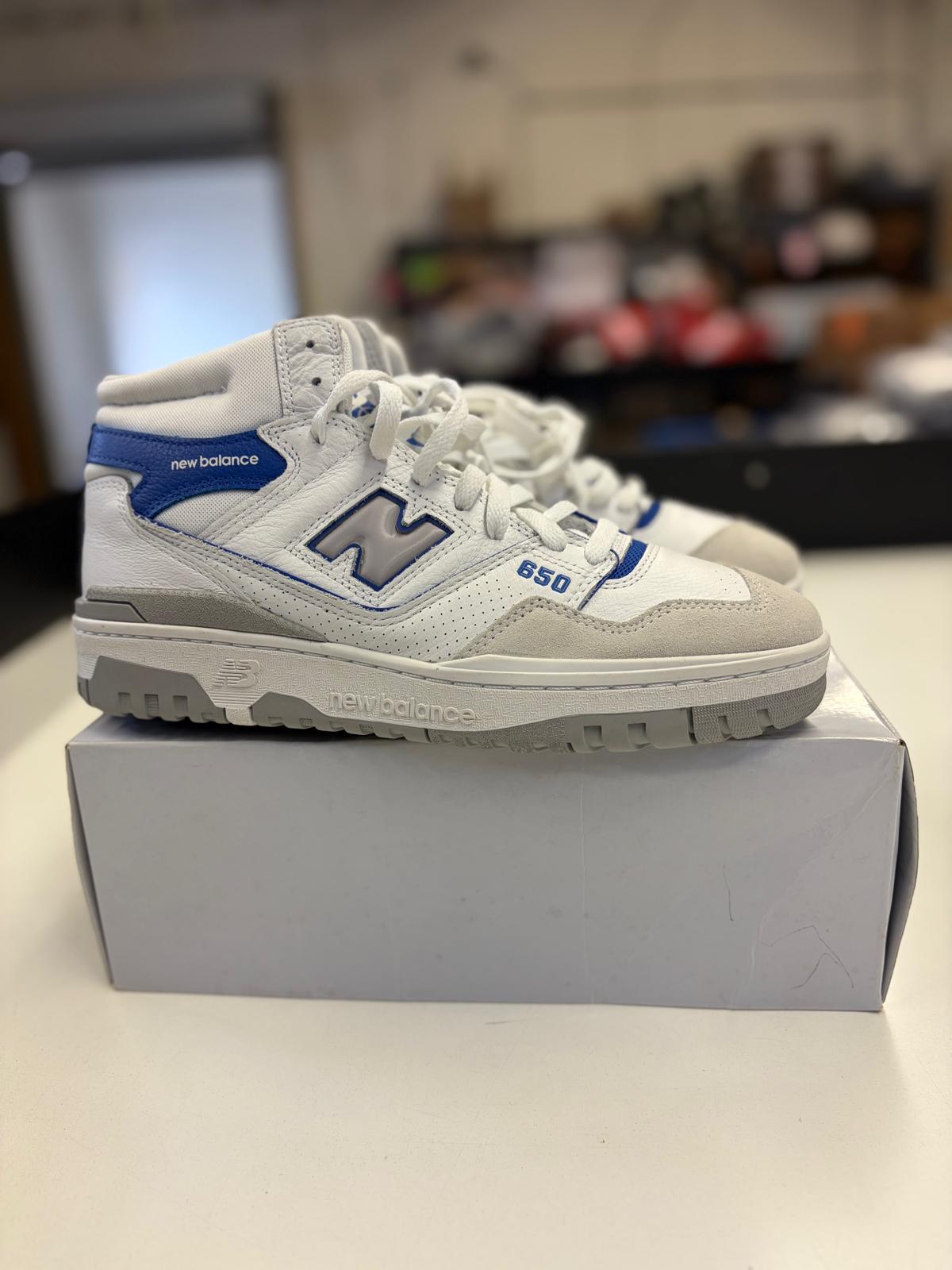 DSW Footwear/Shoes | Assorted Men's, Women's & Kid's Footwear | Returns | 327 Pairs | Pallet# PS-215