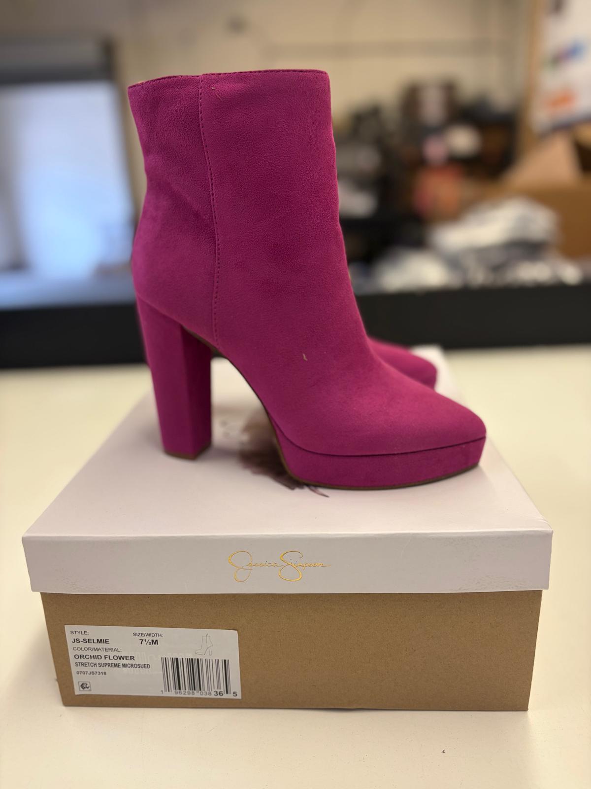 DSW Footwear/Shoes | Assorted Men's, Women's & Kid's Footwear | Returns | 326 Pairs | Pallet# PS-217