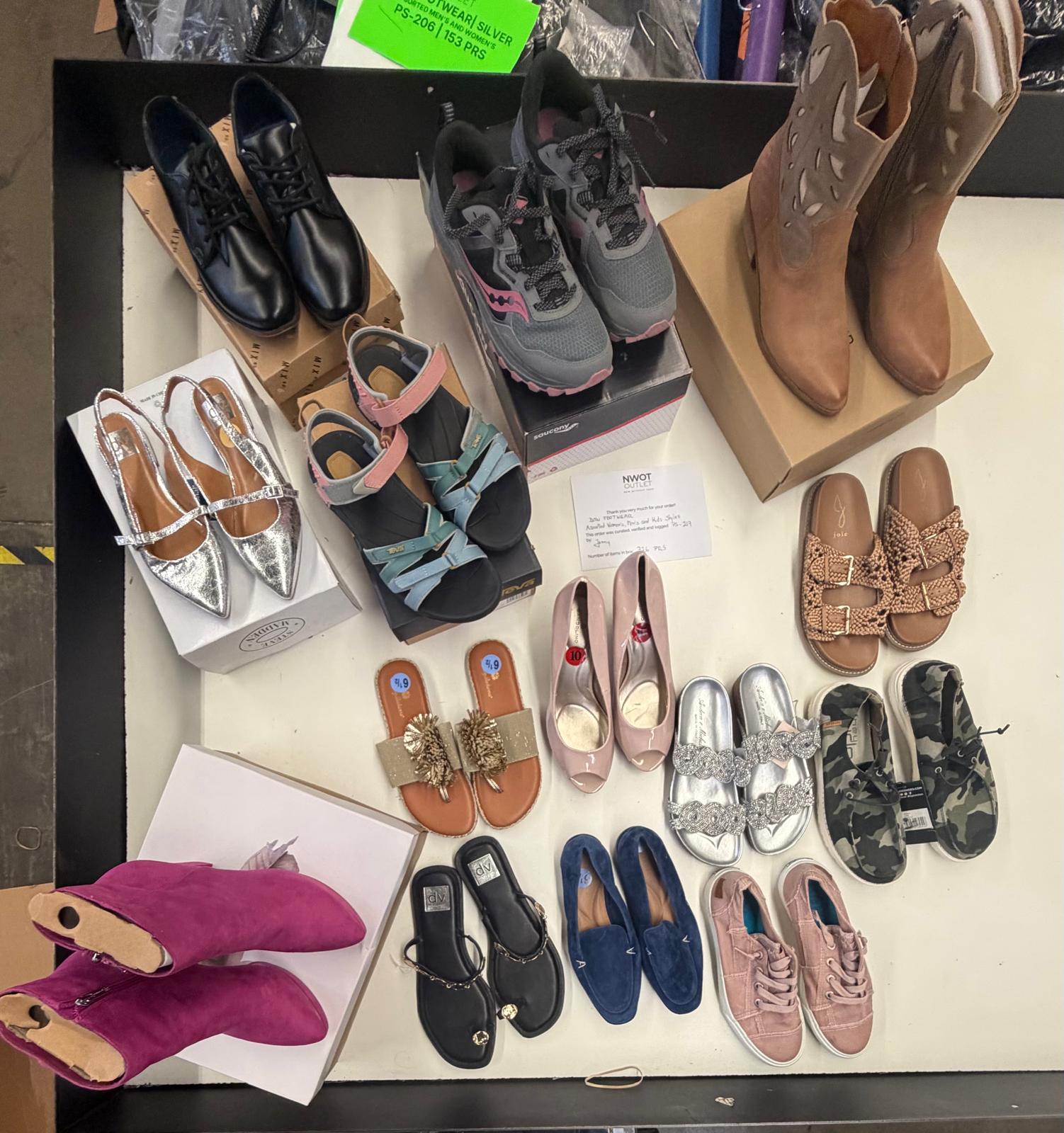 DSW Footwear/Shoes | Assorted Men's, Women's & Kid's Footwear | Returns | 326 Pairs | Pallet# PS-217