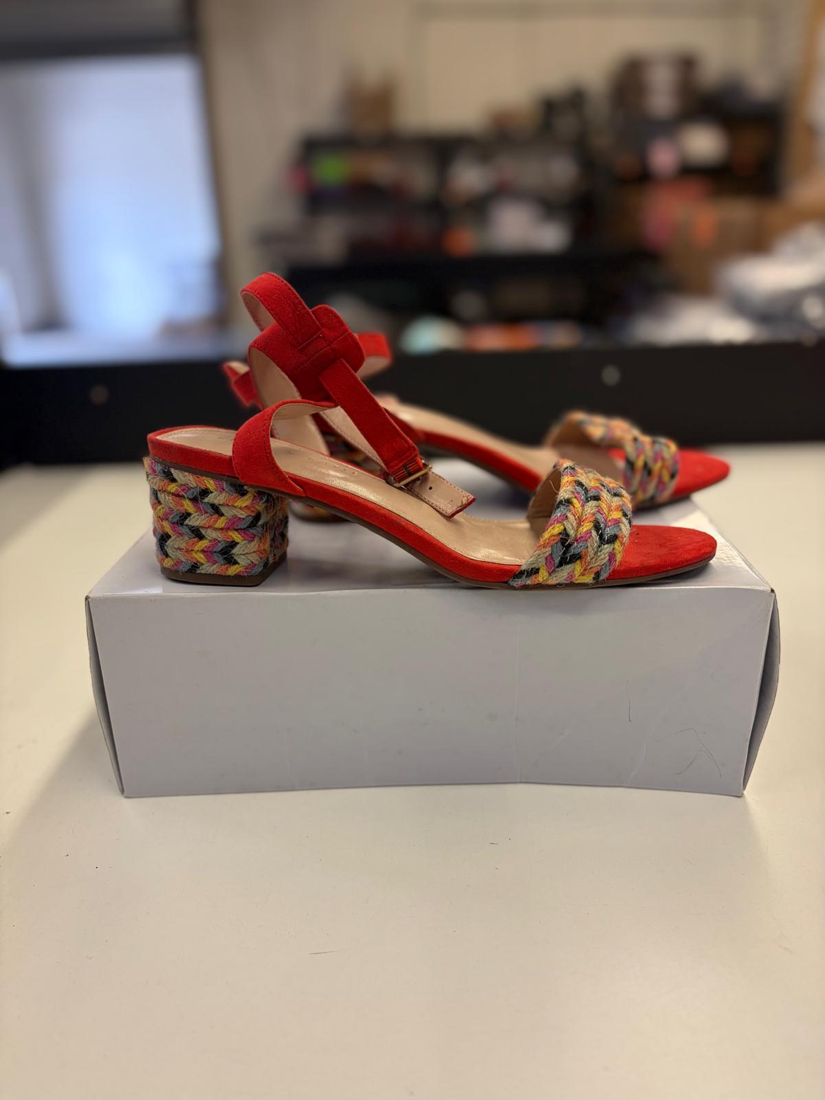 DSW Footwear/Shoes | Assorted Men's, Women's & Kid's Footwear | Returns | 311 Pairs | Pallet# PS-218