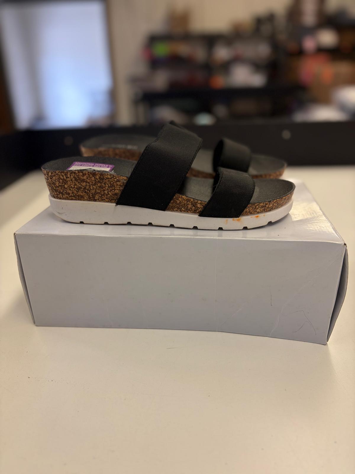 DSW Footwear/Shoes | Assorted Men's, Women's & Kid's Footwear | Returns | 311 Pairs | Pallet# PS-218