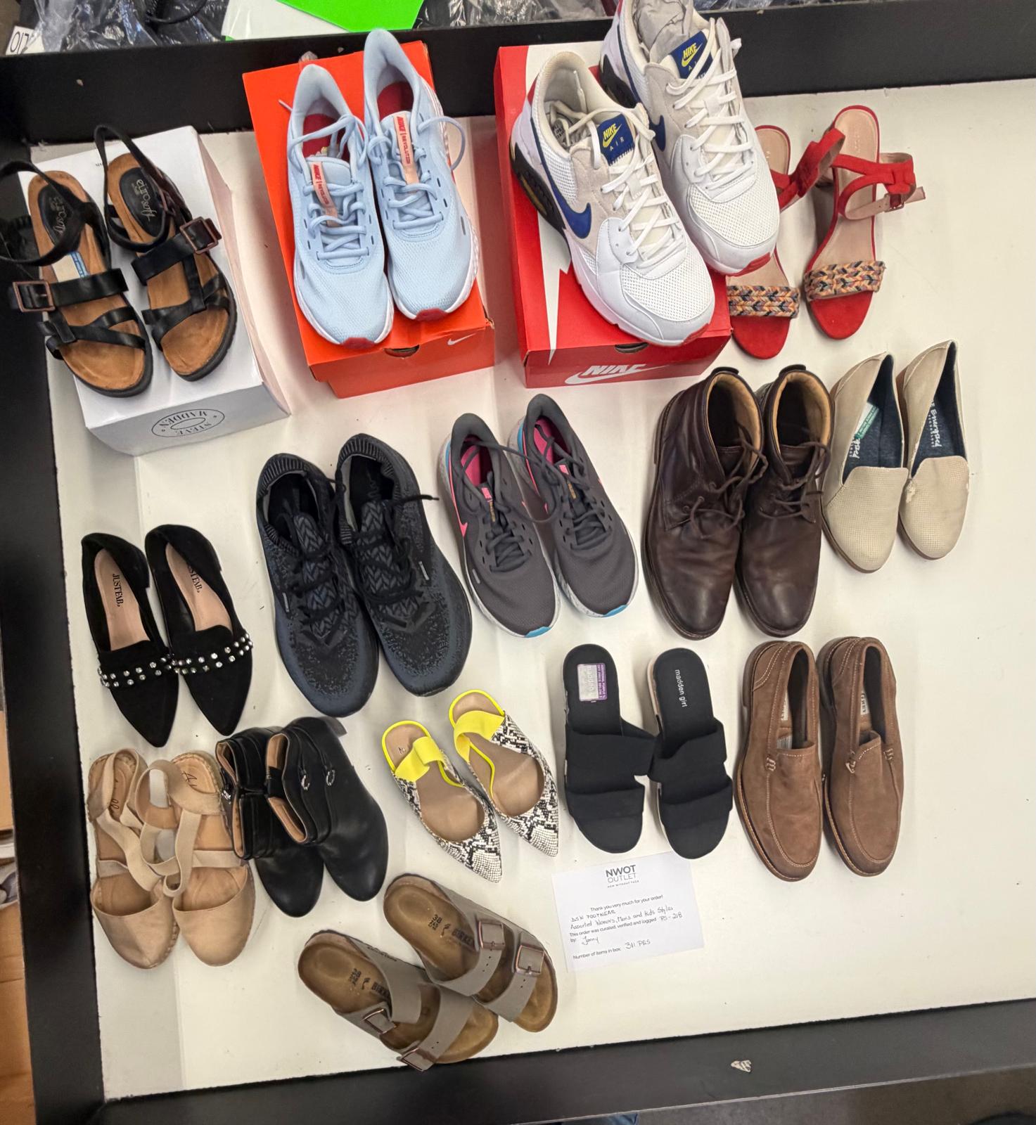 DSW Footwear/Shoes | Assorted Men's, Women's & Kid's Footwear | Returns | 311 Pairs | Pallet# PS-218