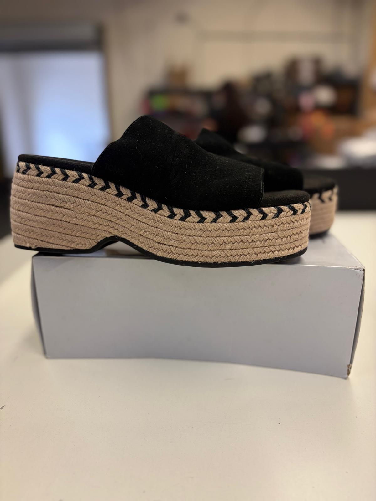 DSW Footwear/Shoes | Assorted Men's, Women's & Kid's Footwear | Returns | 307 Pairs | Pallet# PS-219
