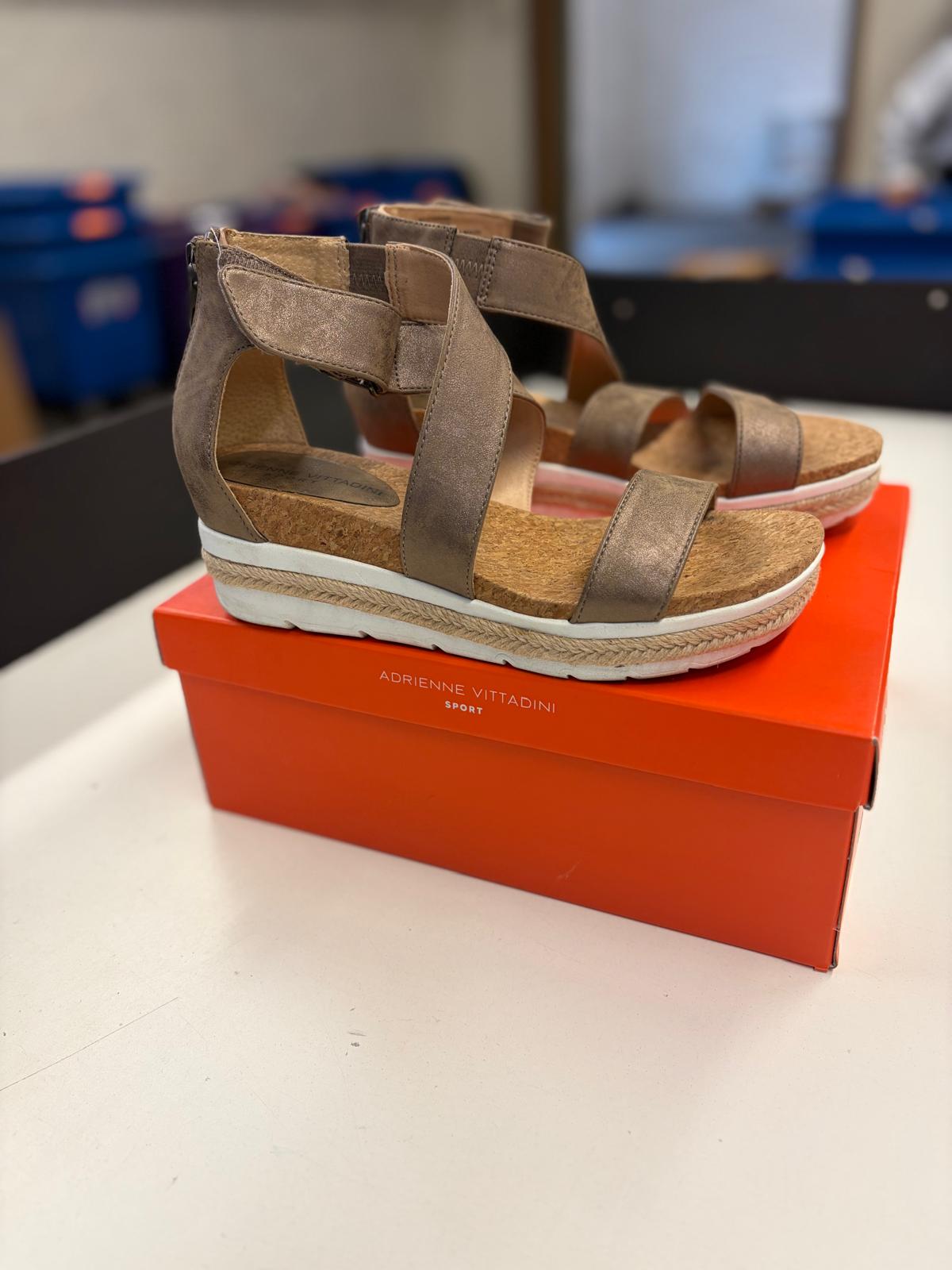 DSW Footwear/Shoes | Assorted Men's, Women's & Kid's Footwear | Returns | 265 Pairs | Pallet# PS-220