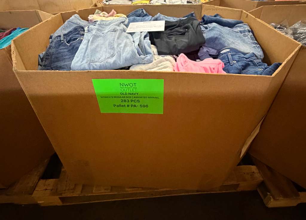 Old Navy Women's | Assorted Apparel | 283 Pieces | NWT | Pallet #PA-596