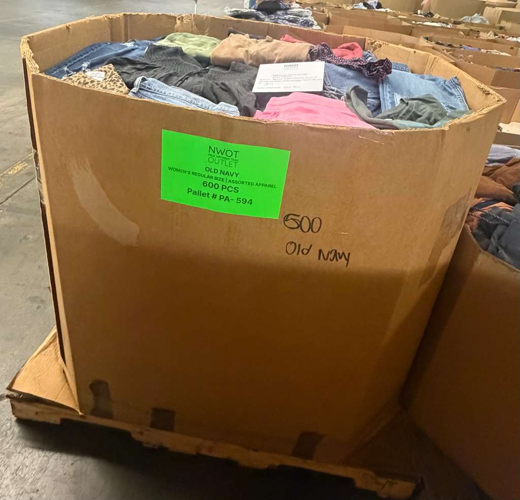 Old Navy Women's | Assorted Apparel | 600 Pieces | NWT | Pallet #PA-594