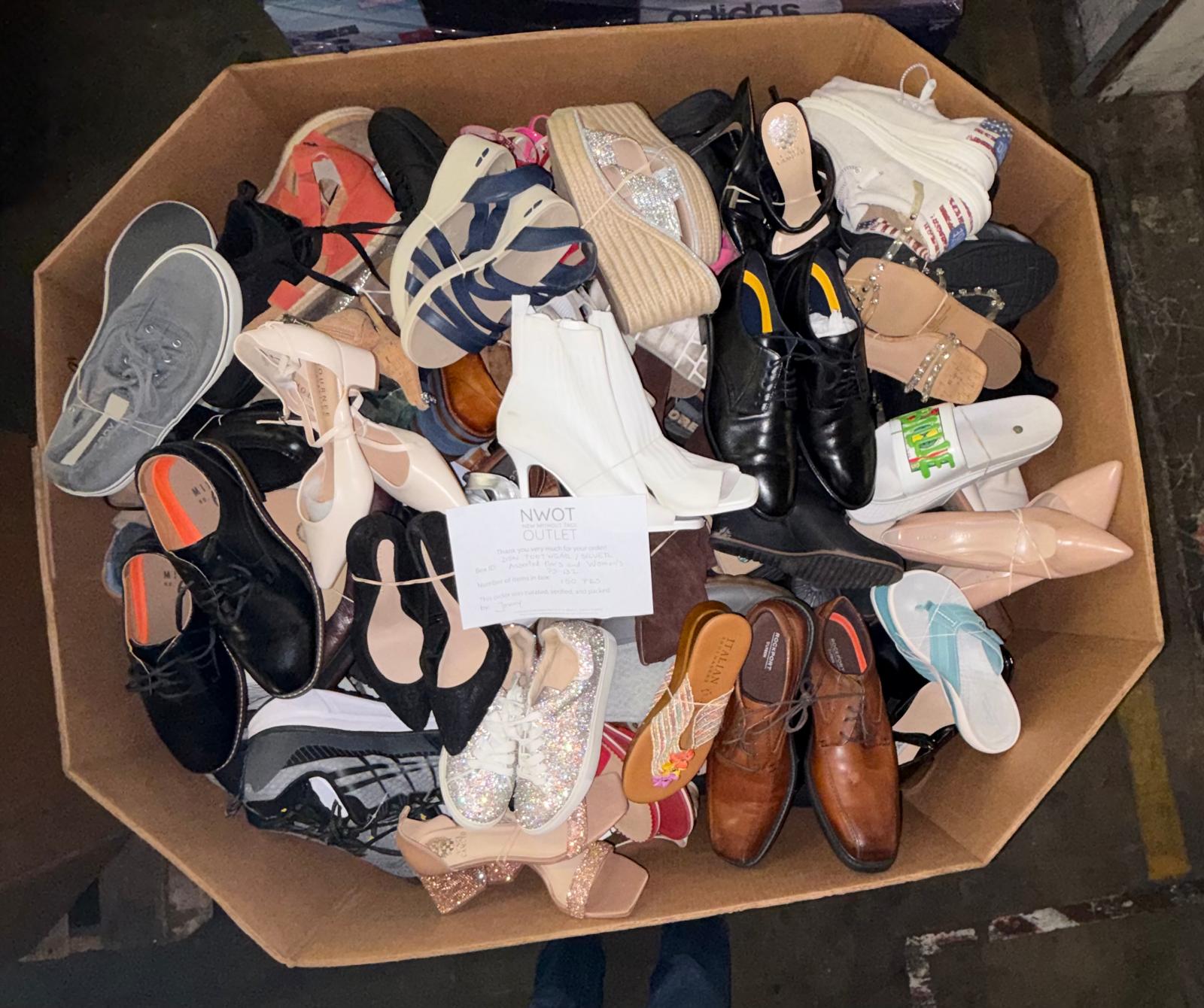 DSW Footwear/Shoes | Assorted Men's and Women's Silver Footwear | Returns | 150 Pairs | Pallet# PS-132