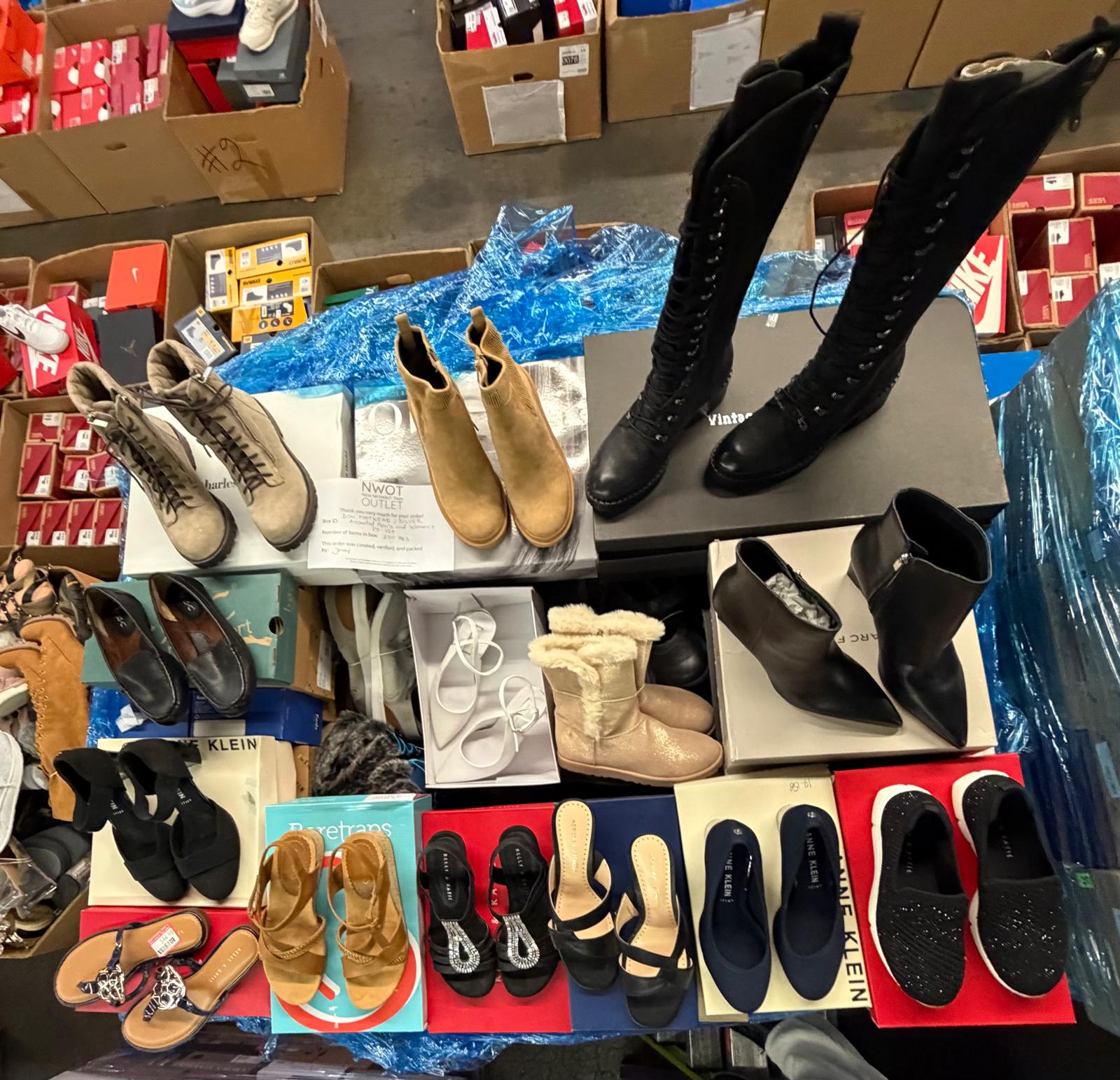 DSW Footwear/Shoes | Assorted Men's and Women's Silver Footwear | Returns | 250 Pairs | Pallet# PS-129