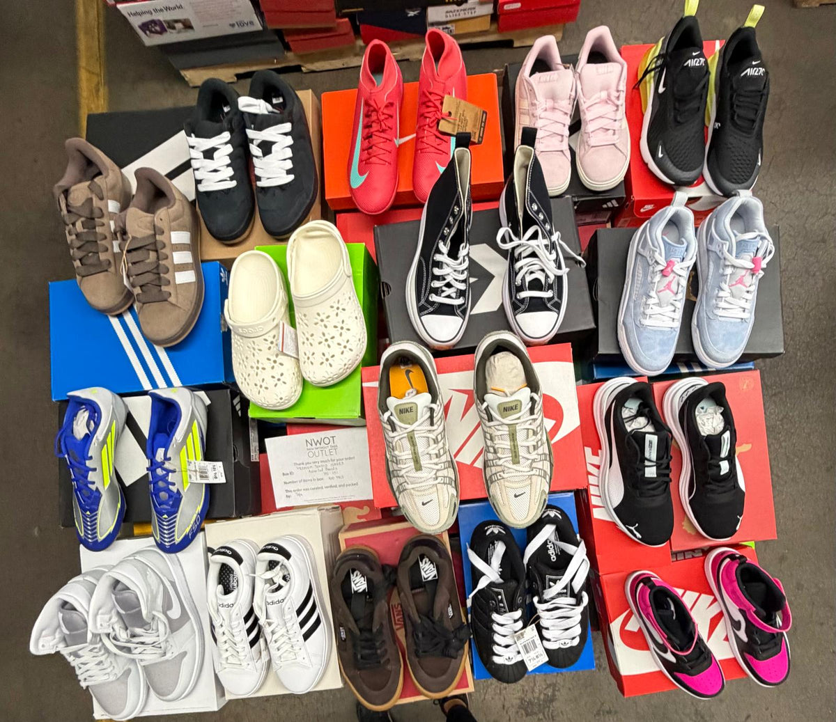 Nike shoes! NWOT! NWOT women main image 2