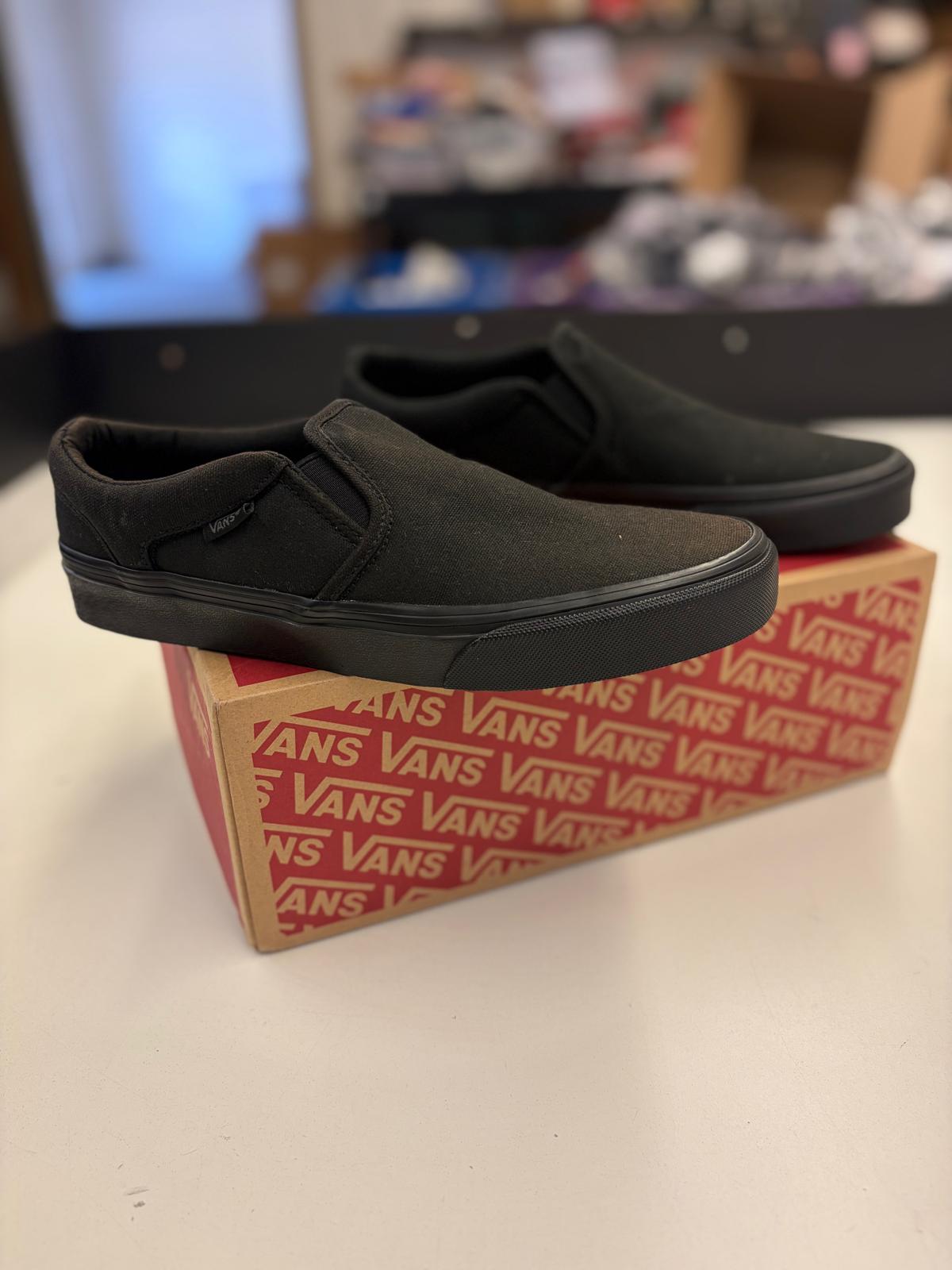 DSW Footwear/Shoes | Assorted Men's Women's & Kid's Footwear | Returns/Used | 251 Pairs | Pallet# PS-194